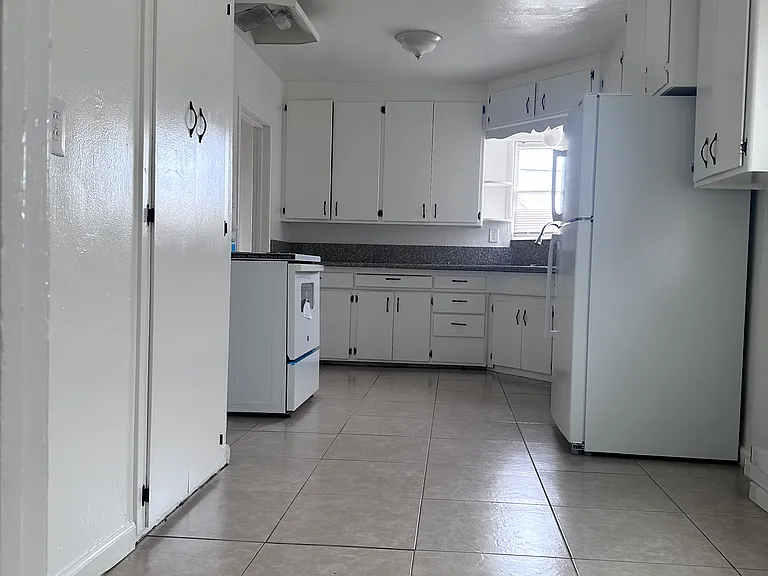 235 E Coolidge Ave #12 — Photo 22