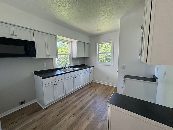 5th image of 6309 N 33rd Ave
