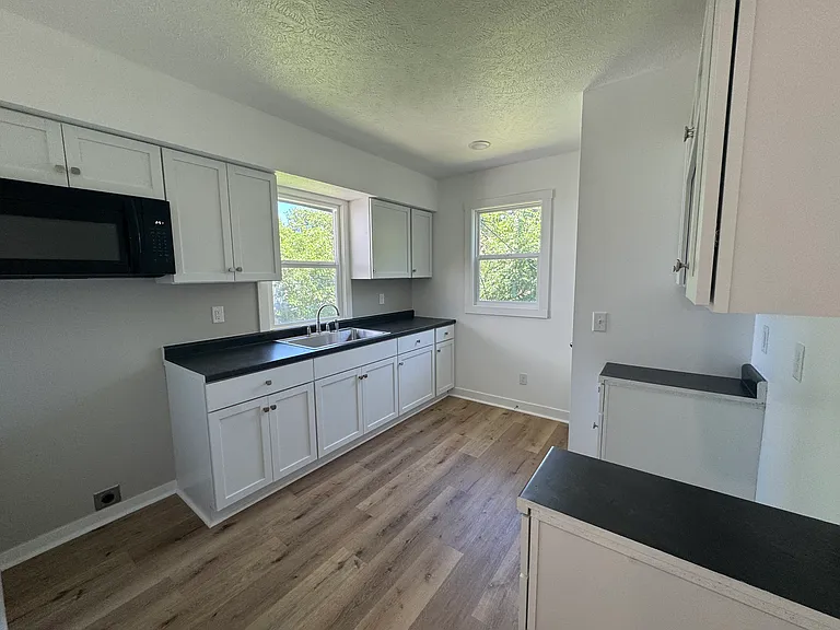 6309 N 33rd Ave — Photo 5