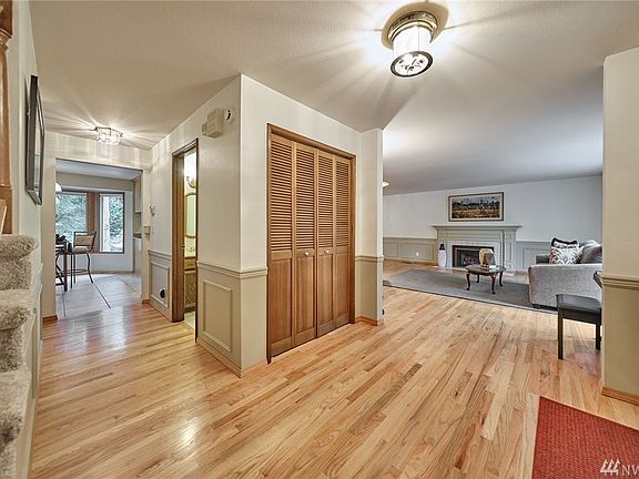 3rd image of 6511 206th Pl NE