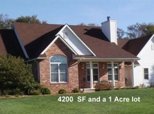 1705 Woodbine Dr, Valparaiso, IN 46383