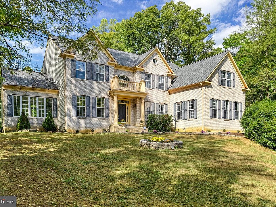 1st image of 685 Telegraph Rd