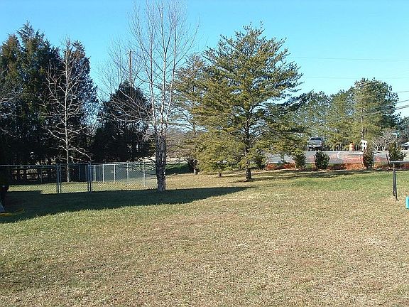 Right side showing fence