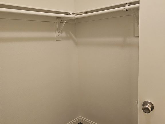 4th image of 5231 Pioneer Ave APT 204
