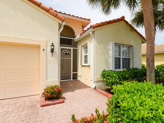 5th image of 400 NW Sunview Way