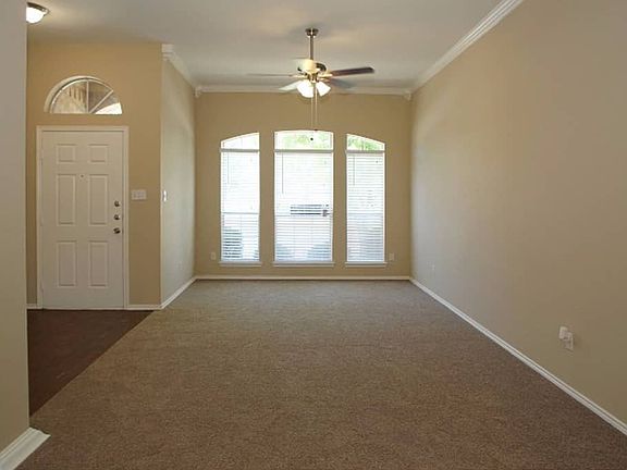 2nd image of 1704 Windcastle Dr
