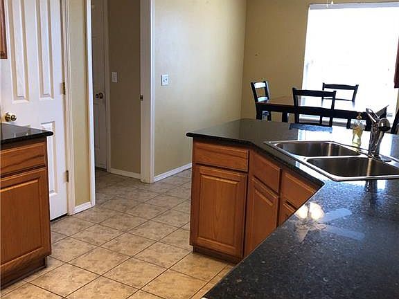 5th image of 2468 Pin Oak St