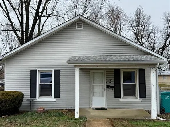 235 E Oak St, Saint Clair, MO 63077