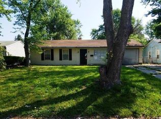 30 Westwood Dr, Cahokia, IL