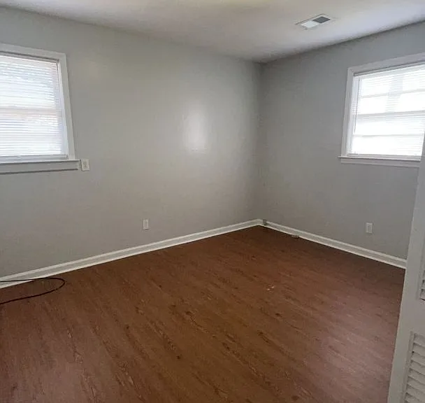 310 Oxford Rd — Photo 6