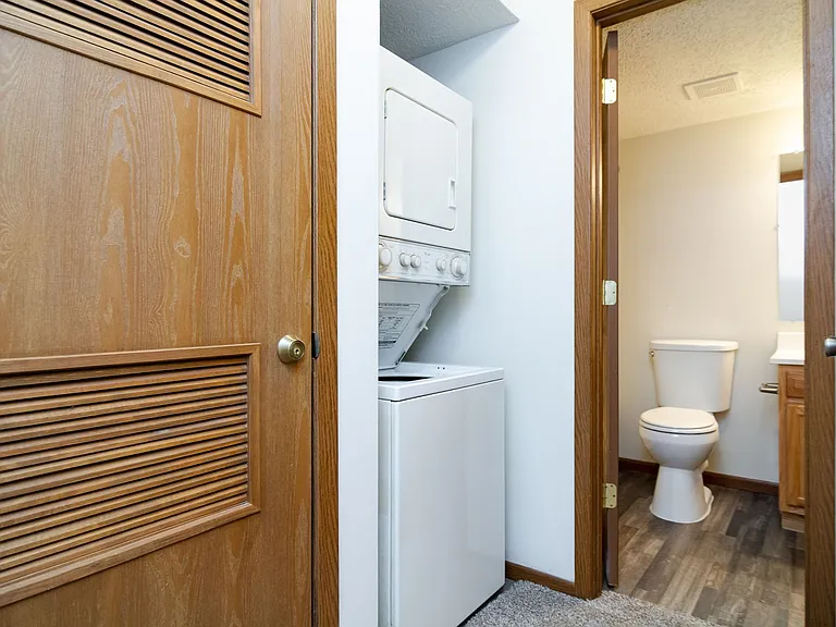 Vista Apartments — Photo 15