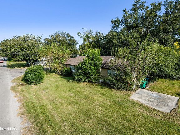 2nd image of 1047 Camp Ave