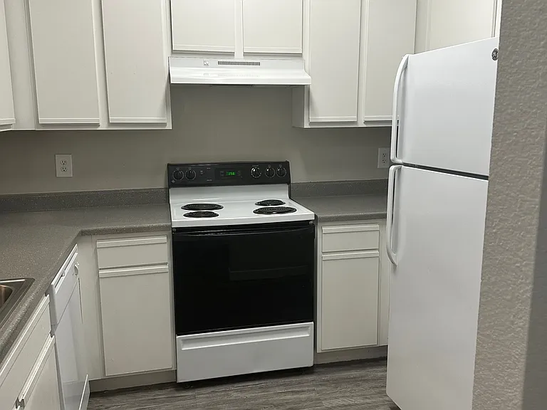 Wyndham Apartments — Photo 6