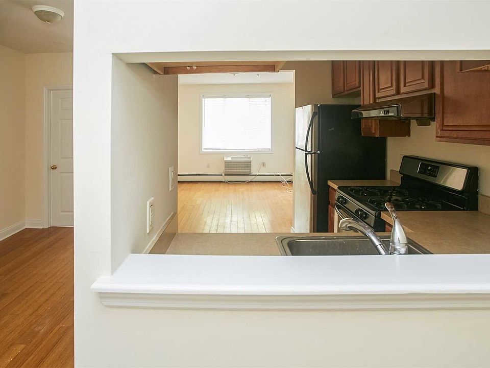 1st image of 13532 Coolidge Ave Ste 2