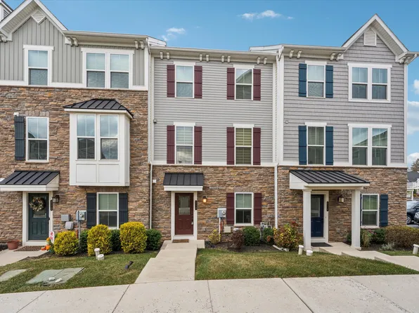 512 Sapphire Dr, Malvern, PA 19355