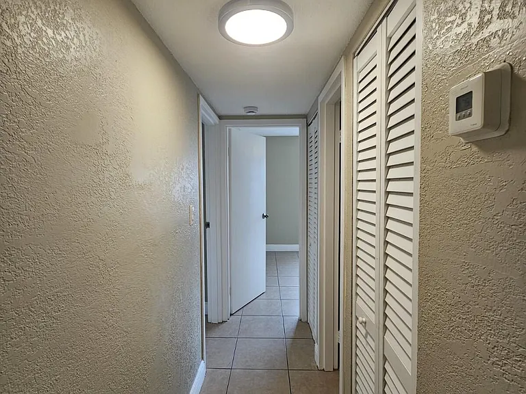 4324 NW 9th Ave #6-1C — Photo 7