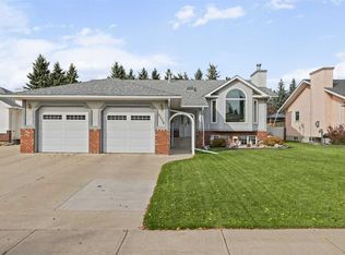 5506 S Silverthorn Rd, Olds, AB T4H 1C2