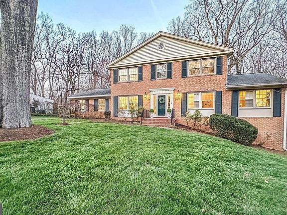 2nd image of 1558 Forest Villa Ln