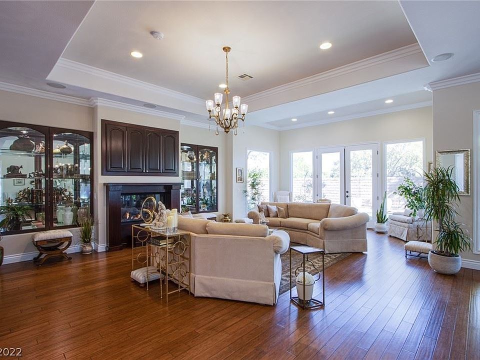 1st image of 16 Panorama Crest Ave