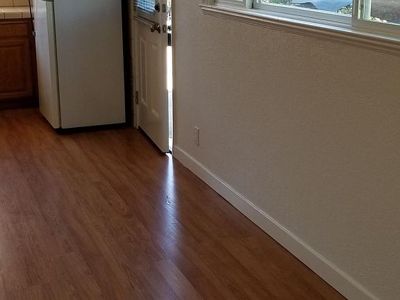 3rd image of 216 Cypress Ave #B