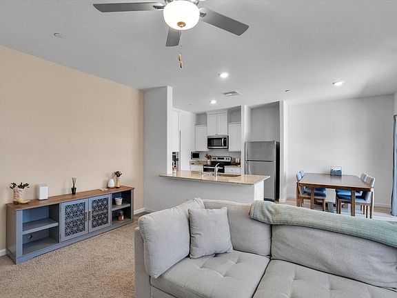 4th image of 5528 Sunhaven