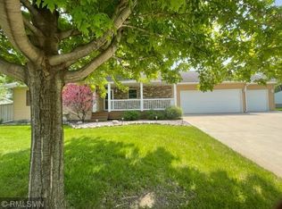 905 4th St, Nicollet, MN 56074