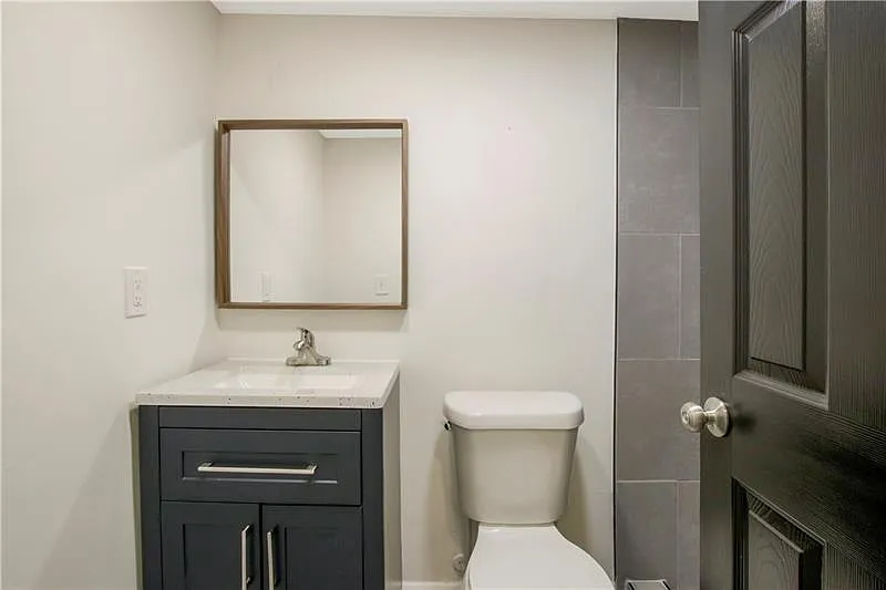 6 bed, 2304 sqft, $1,595 — Photo 4
