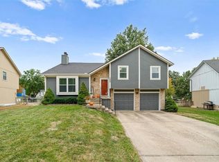 14923 W Peppermill Dr, Olathe, KS 66062
