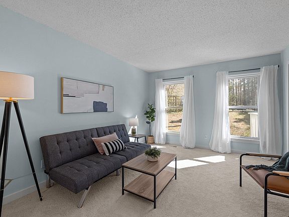 4th image of 109 Boulder Ln