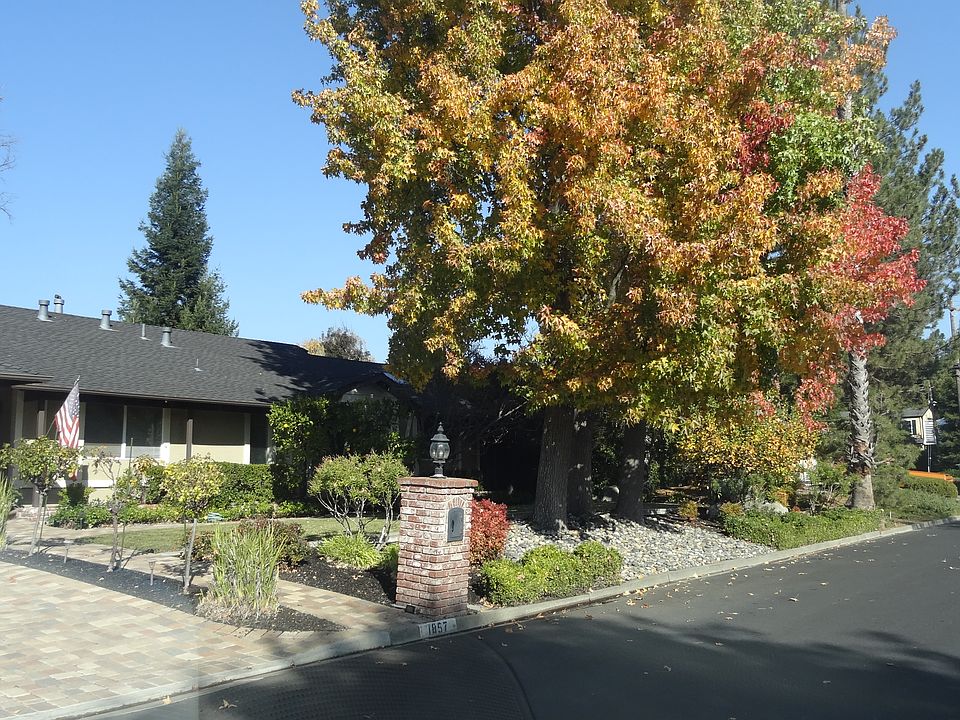2nd image of 1857 Del Rey St