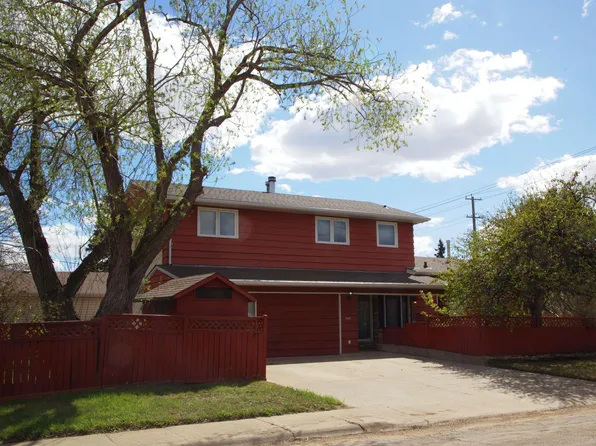12137 50th St NW, Edmonton, AB T5W 3C6
