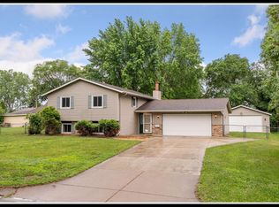 5917 Bethia Ln, Minneapolis, MN 55429