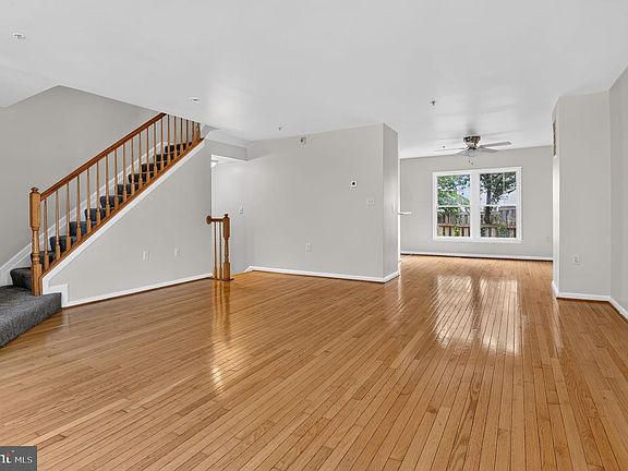 3rd image of 843 Marjorie Ct SE