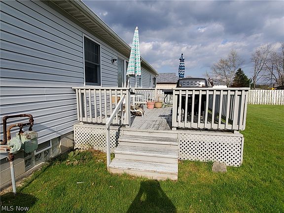 4th image of 119 Greenfield Oval NW