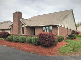 3152 Country Club Ln, Jeffersonville, IN 47130