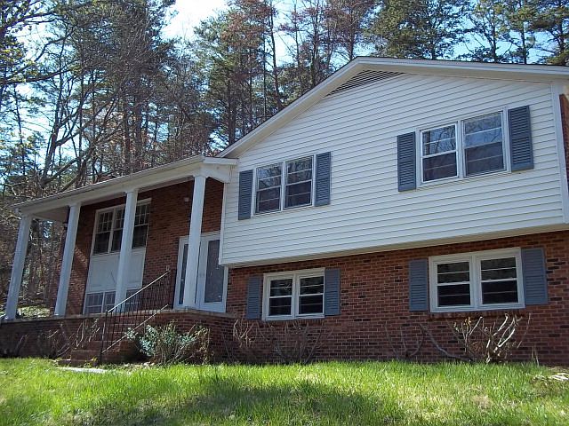 1st image of 623 Wimbish Dr
