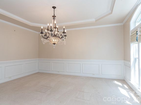 5th image of 15417 Troubadour Ln