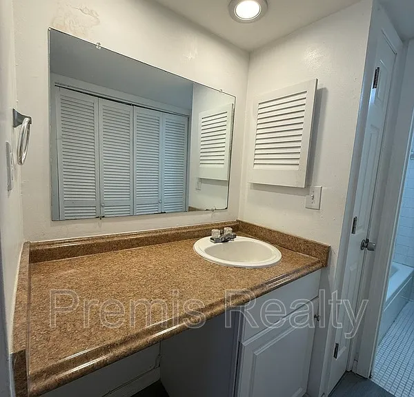 1575 Greenlea Dr #9 — Photo 21