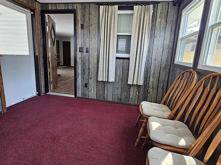 302 Merrill Ave — Photo 45