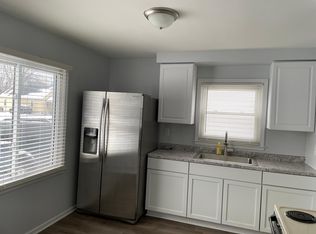 20512 Hollywood St, Harper Woods, MI 48225