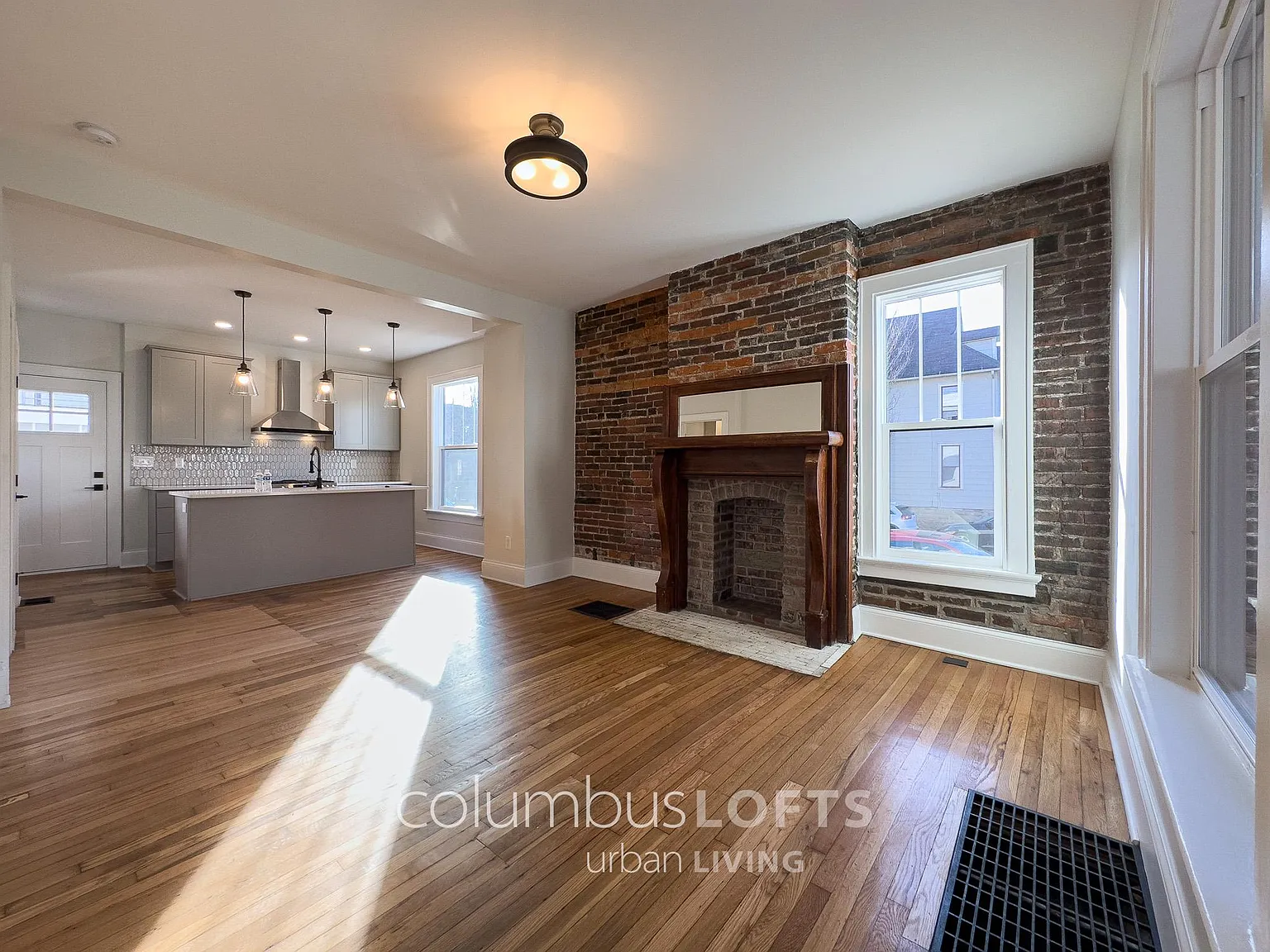 2 bed, 1056 sqft, $2,595 — Photo 4