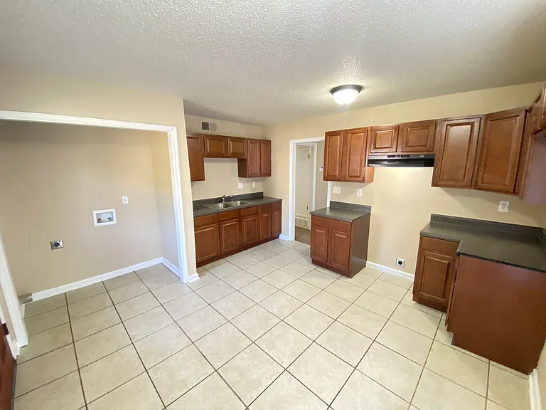 4543 Villawood Dr — Photo 4
