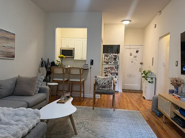 1391 2nd Avenue — Photo 2