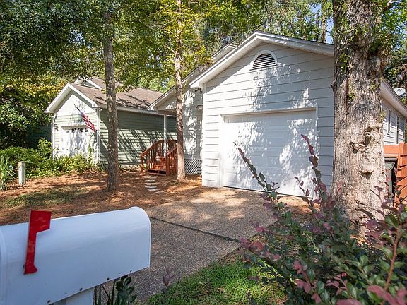 3rd image of 1708 Silverwood Dr