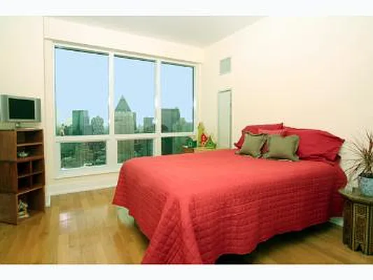 Sold by Corcoran | media 7