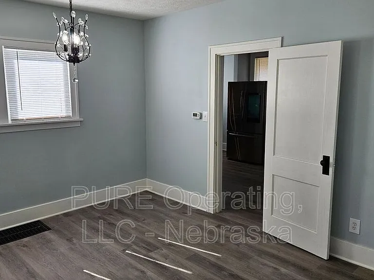 3901 Curtis Ave — Photo 7