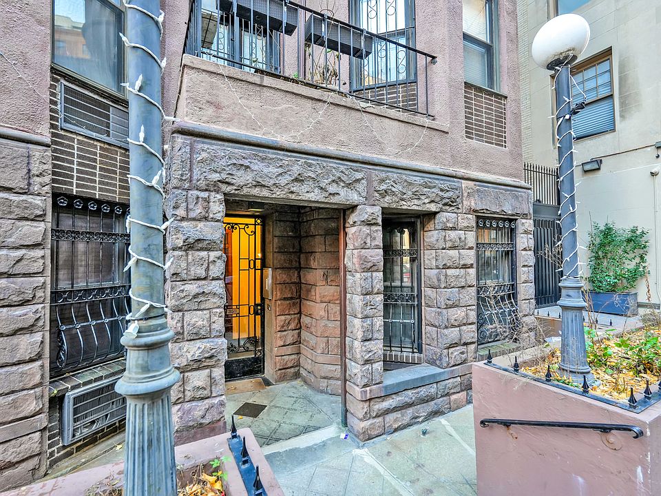 1st image of 301 W 89th St APT 1