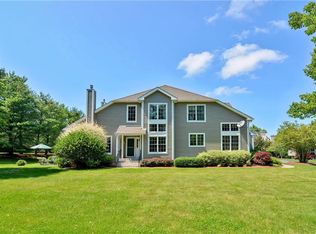 8 Leyland Ct, Bristol, RI 02809