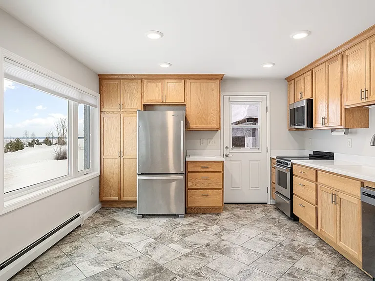 830 S Lake St #1 — Photo 5
