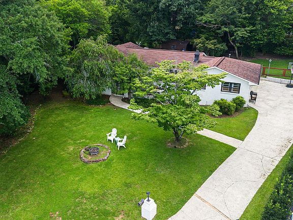 3rd image of 204 Monaco Cir
